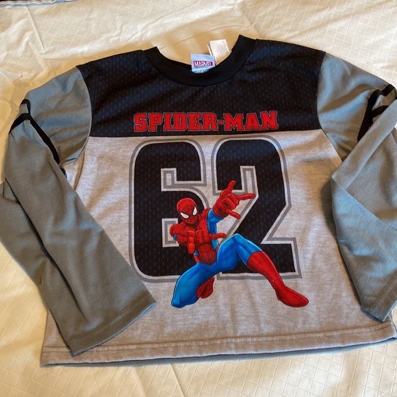 Boys size 8 graphic T-shirts three short sleeve one long sleeve - Picture 11 of 13